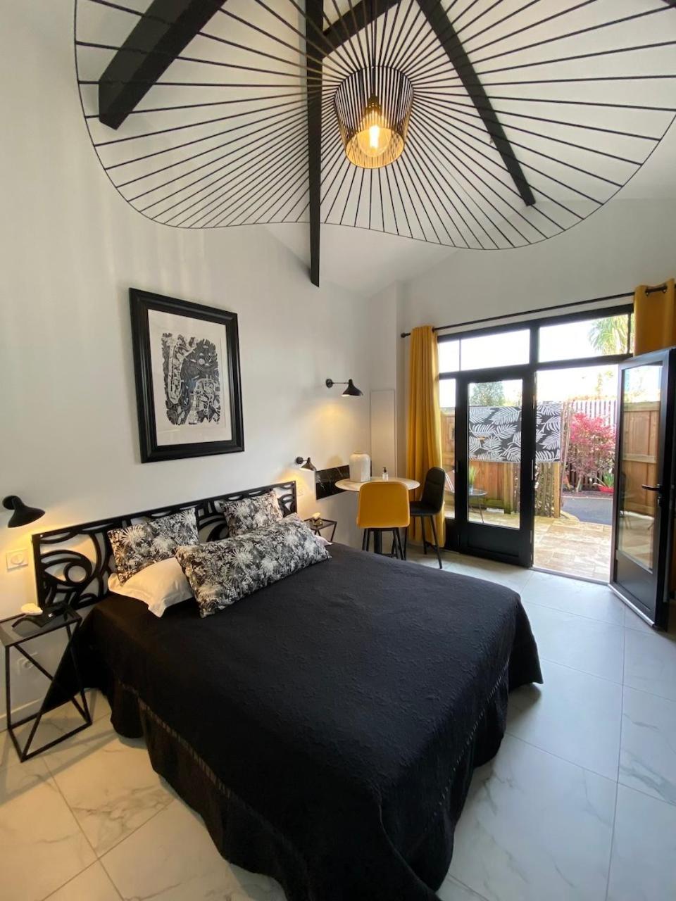 Hotel Particulier - Les Lodges Du Bassin D'Arcachon- Petit-Dejeuner Sur Demande- Prestations Haut De Gamme غوجان-ميستراس المظهر الخارجي الصورة